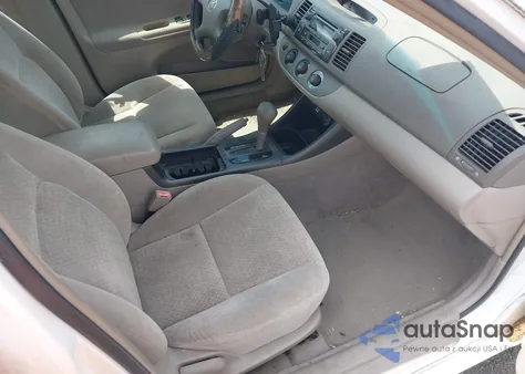 2002 Toyota Camry Le z USA, uszkodzony, nr VIN 4T1BE32K22U007484